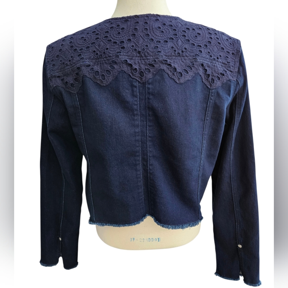 Guess Cropped Denim Jacket With Eyelet Detail, Large - Picture 2 of 9